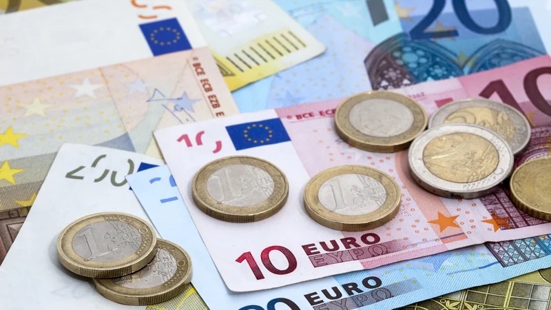 Opening a Euro Account in UK? Find the Best EURO Account for UK Residents